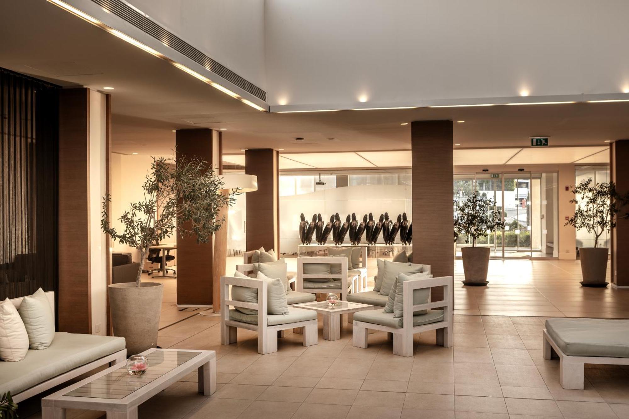 فندق كابو بيه بروتاراس المظهر الخارجي الصورة The lobby of the hotel