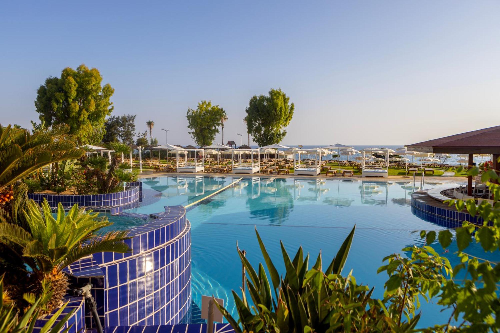 فندق كابو بيه بروتاراس المظهر الخارجي الصورة Pool at the Royal