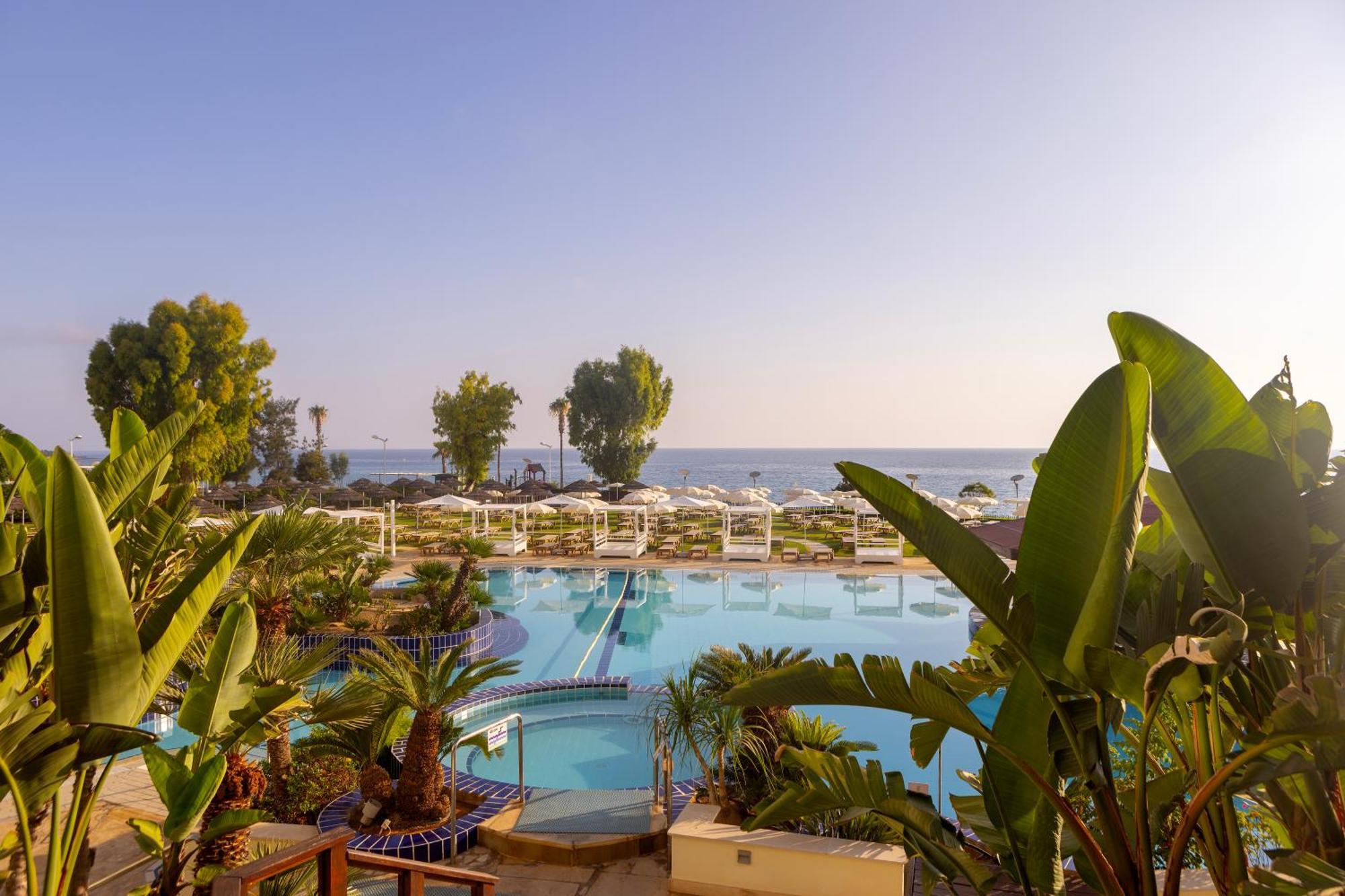 فندق كابو بيه بروتاراس المظهر الخارجي الصورة The swimming pool at the Nissi Beach Hotel