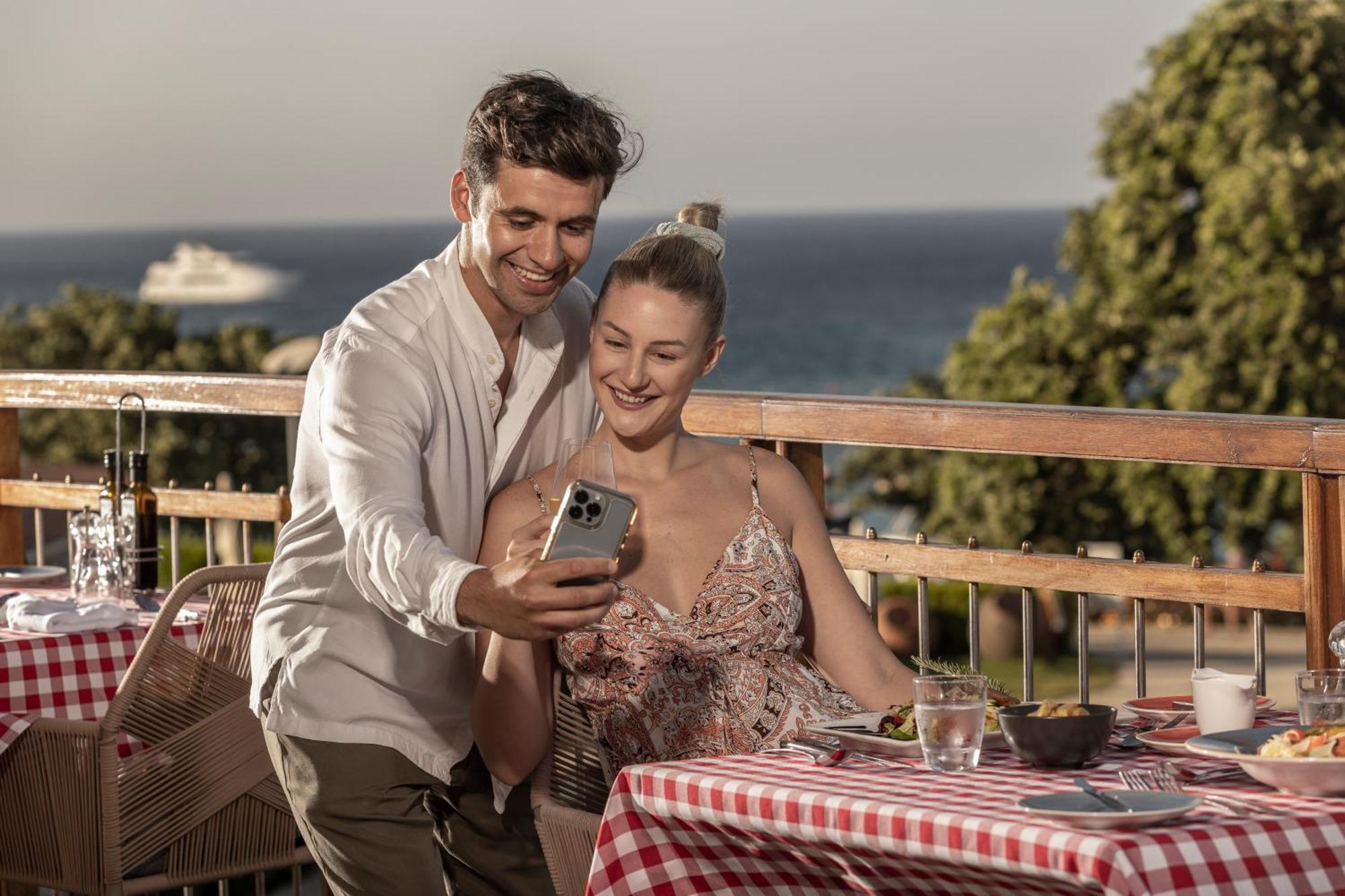 فندق كابو بيه بروتاراس المظهر الخارجي الصورة The OnePlus 8
